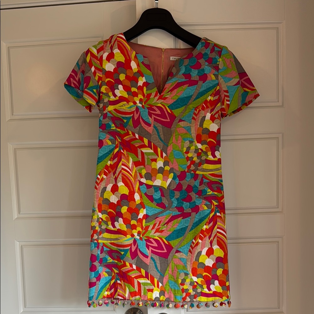 Trina Turk Red and Orange Sheath Mini Dress V-Neck Short Sleeve